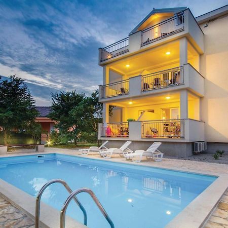 Beautiful Apartment In Pinezici With Wifi Exterior photo