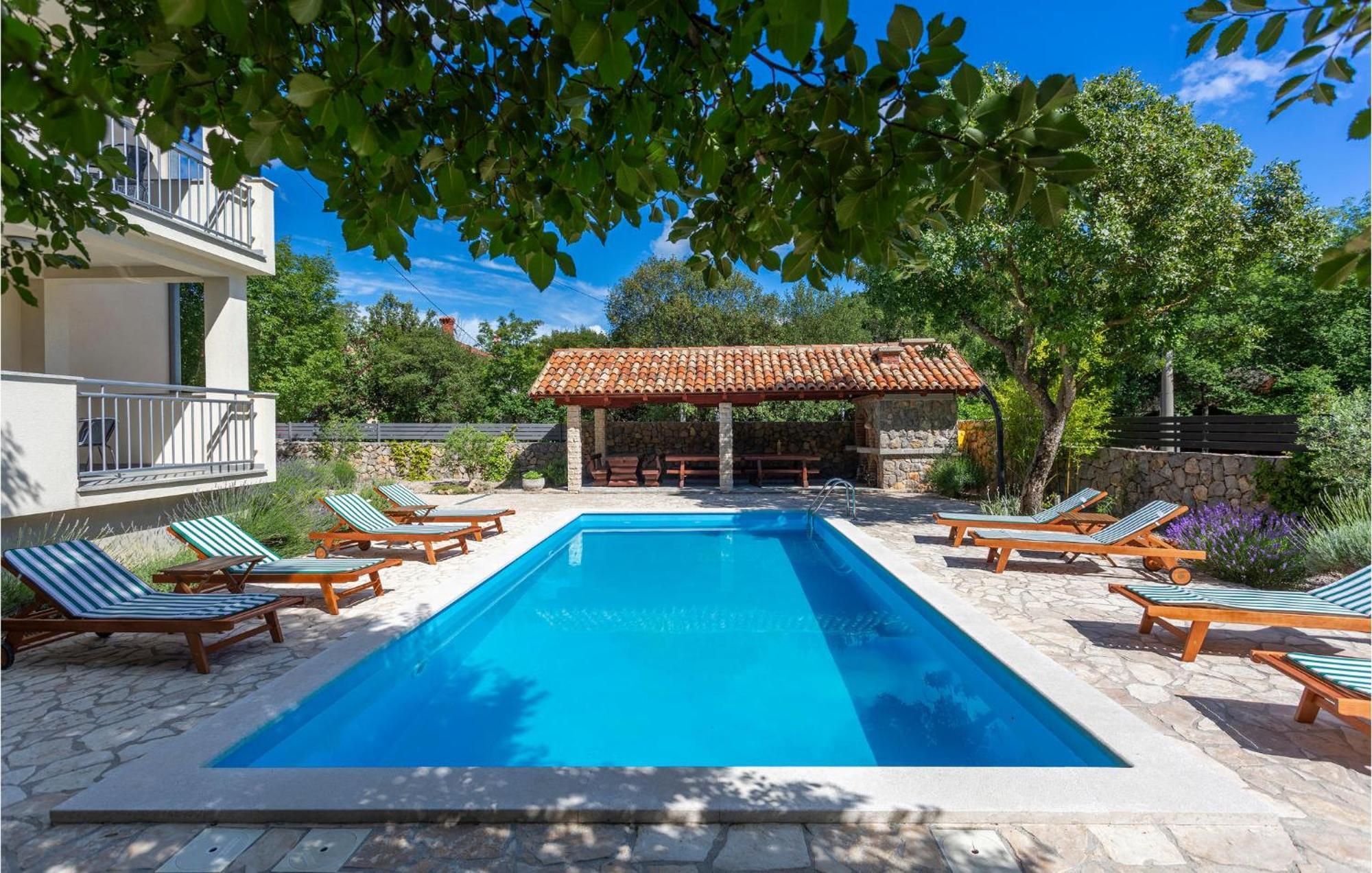 Beautiful Apartment In Pinezici With Wifi Exterior photo