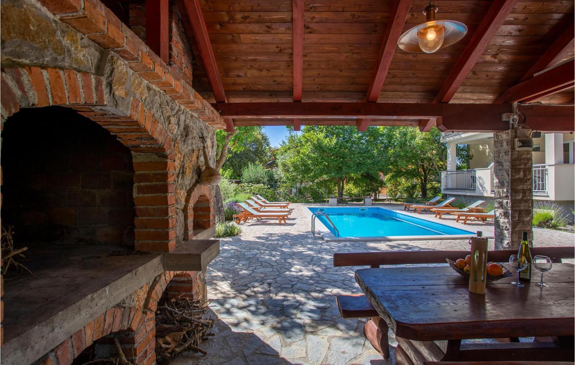 Beautiful Apartment In Pinezici With Wifi Exterior photo