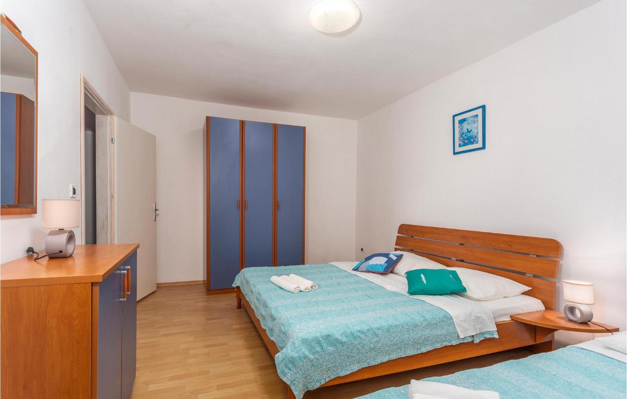 Beautiful Apartment In Pinezici With Wifi Exterior photo