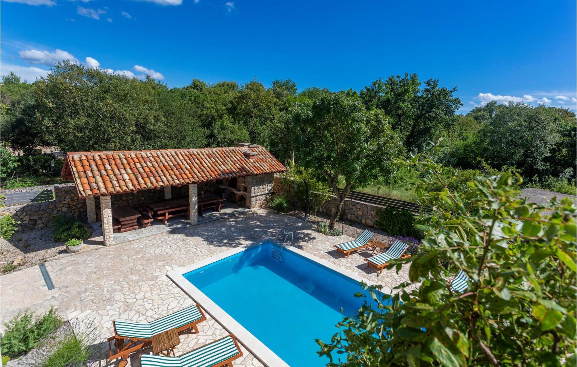Beautiful Apartment In Pinezici With Wifi Exterior photo